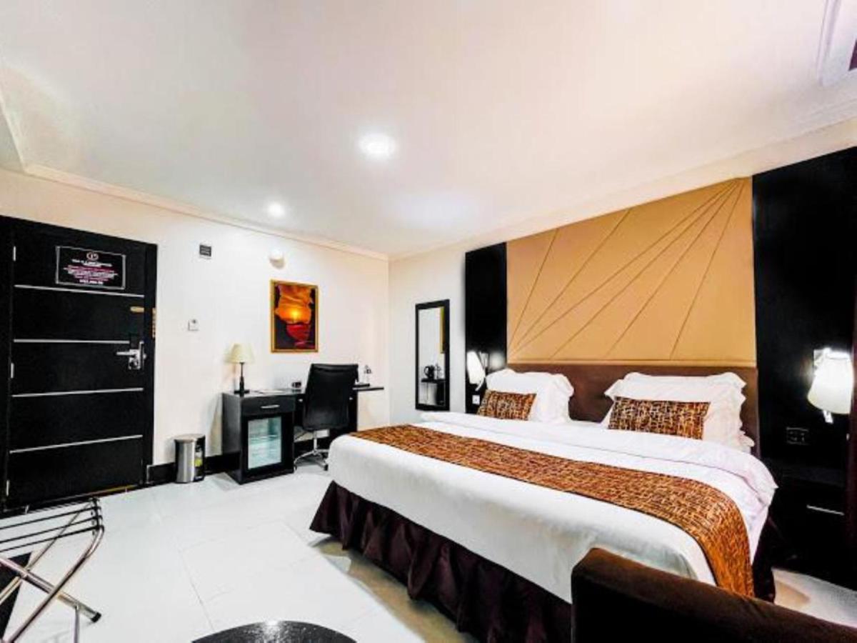 Pasadena Suites Lekki Exterior foto