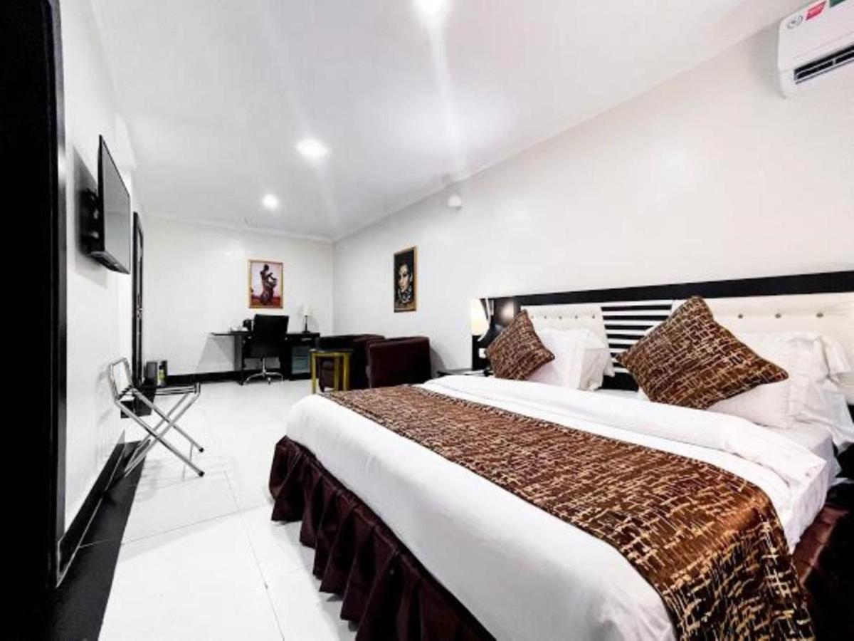Pasadena Suites Lekki Exterior foto